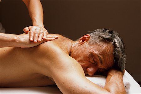 Married, partnered, on the DL. It is all good at Classic Massage. This is your escape and you can be sure that your privacy is the first priority. When you leave here, it really is like you have never been here.But while you are here a warm table and warm hands will work wonders. Come and enjoy.